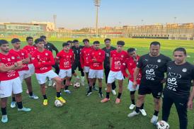 مصطفى عزام يجتمع بمنتخب مصر للشباب ويؤكد دعم مجلس الإدارة لتحقيق بطولة شمال أفريقيا