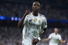 مفاجأة بشأن مستقبل فينيسيوس.. بيريز يكشف موقف ريال مدريد